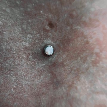 dermal piercing