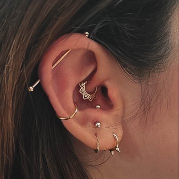 snug piercing
