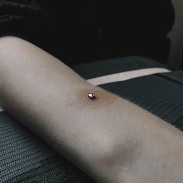 dermal piercing