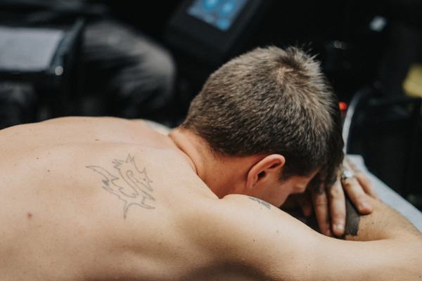 Praktiline töö mudelitega laseri valgendamise kursusel