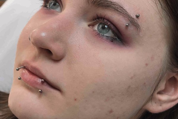 eyebrow piercing