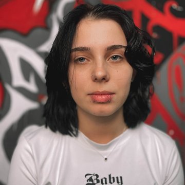 lip piercing