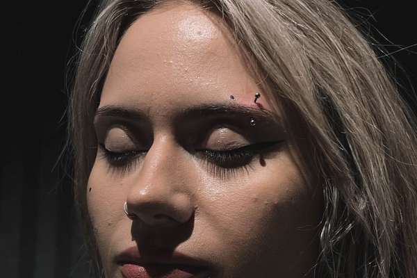 eyebrow piercing