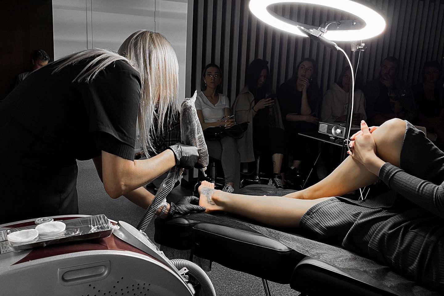 Tätoveeringu pigmendi eemaldamise protseduur rämoveriga